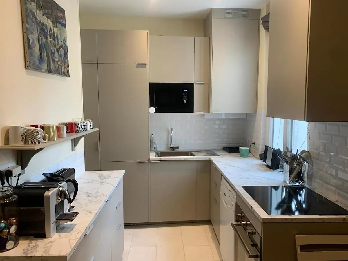 Paris 15, Beautiful 3 Bedrooms 0*,